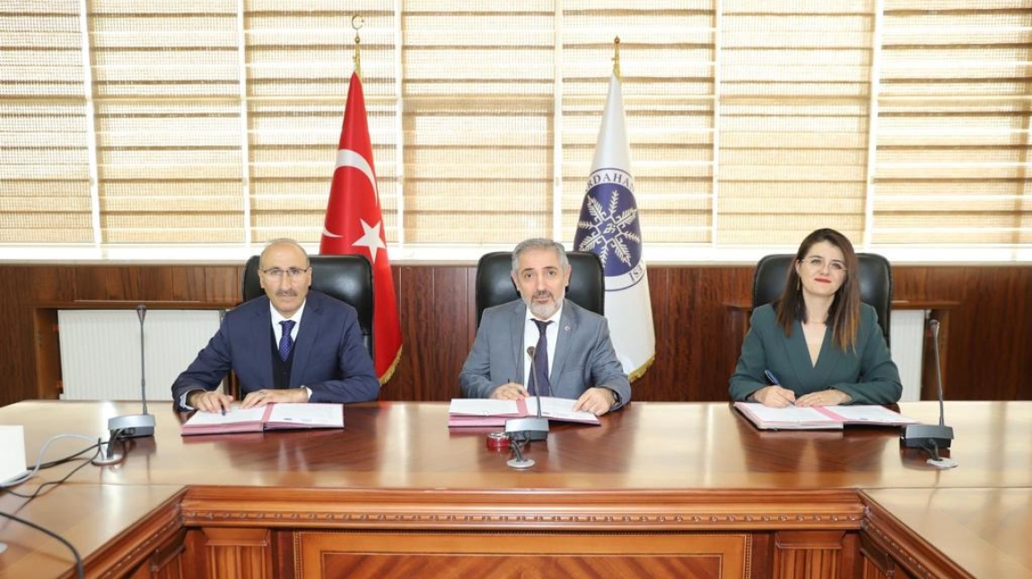 Ardahan BİLSEM ve Ardahan Üniversitesi Arasında İşbirliği Protokolü İmzalandı.